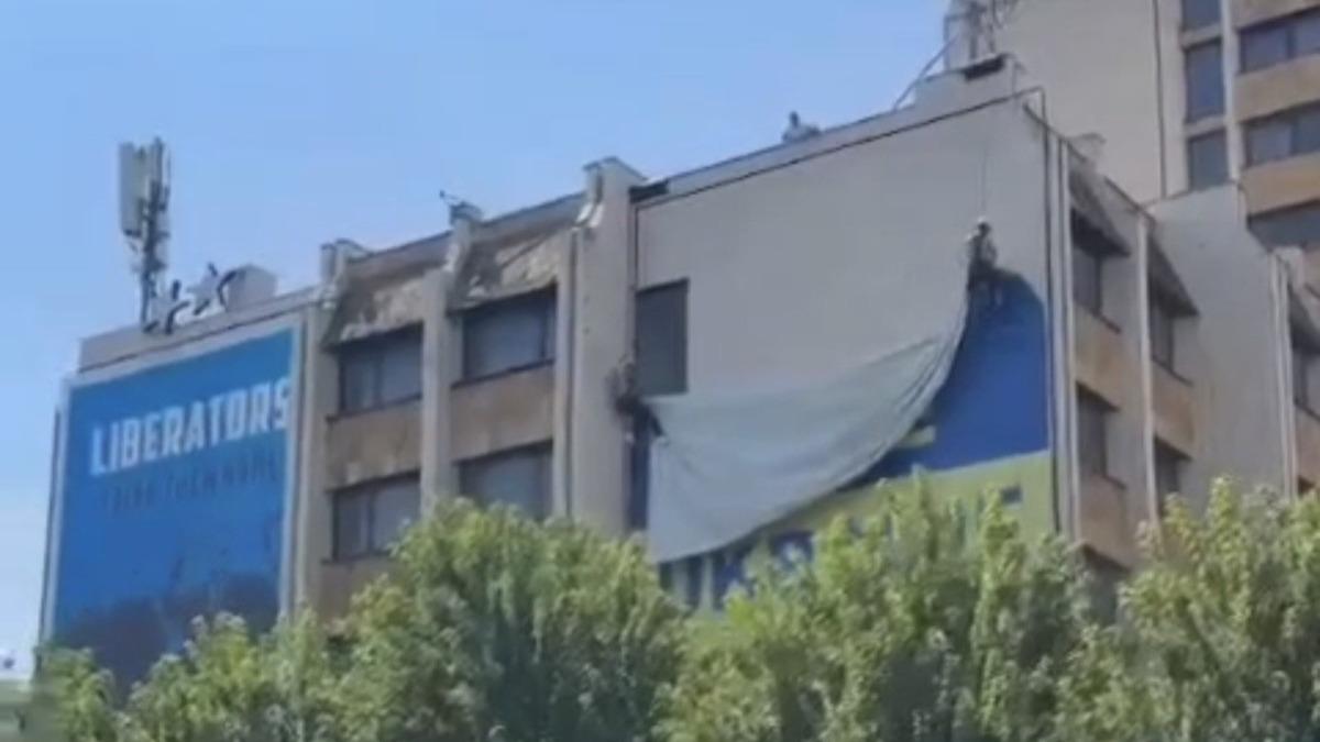 Kosova bayrağı kaldırıldı